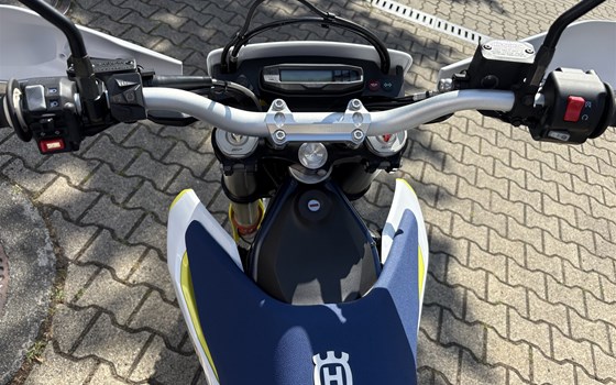 Gebrauchtmotorrad Husqvarna 701 Enduro - Bild 3