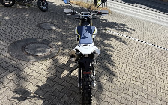 Gebrauchtmotorrad Husqvarna 701 Enduro - Bild 5