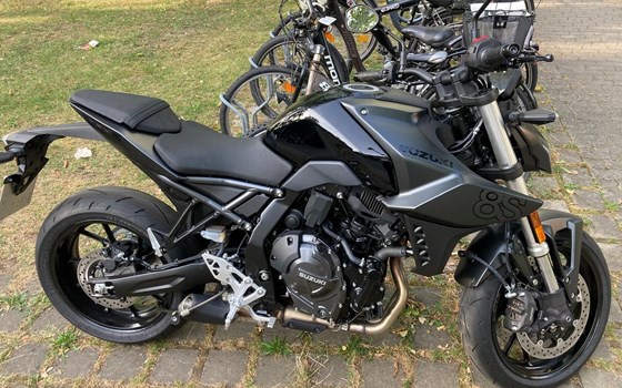 Gebrauchtmotorrad Suzuki GSX-8S - Bild 1