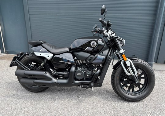 GEBRAUCHTFAHRZEUG Benelli Leoncino Bobber 400