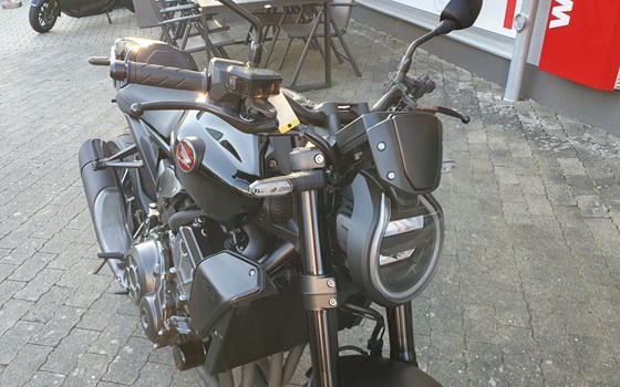 Gebrauchtmotorrad Honda CB1000R Black Edition - Bild 11