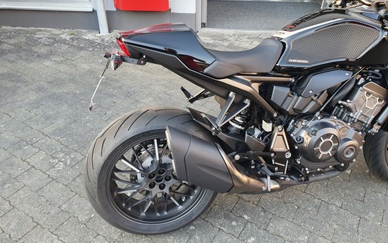 Gebrauchtmotorrad Honda CB1000R Black Edition - Bild 3