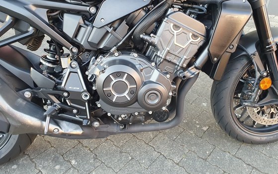 Gebrauchtmotorrad Honda CB1000R Black Edition - Bild 7