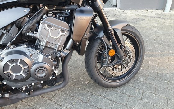 Gebrauchtmotorrad Honda CB1000R Black Edition - Bild 8