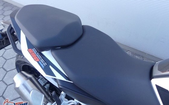 Gebrauchtmotorrad KTM 690 Duke - Bild 4