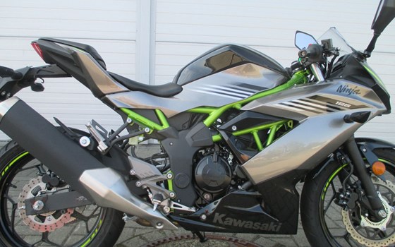 Gebrauchtmotorrad Kawasaki Ninja 125 - Bild 1