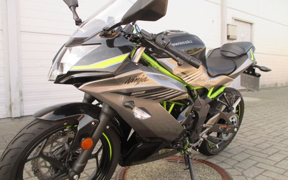 Gebrauchtmotorrad Kawasaki Ninja 125 - Bild 5