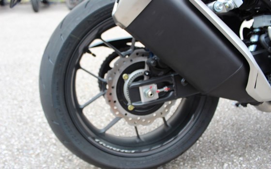Gebrauchtmotorrad Honda CB750 Hornet E-Clutch - Bild 14