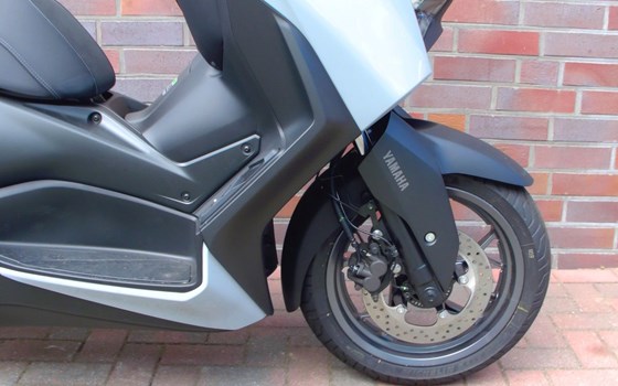 Gebrauchtmotorrad Yamaha XMAX 125 Tech MAX+ - Bild 9