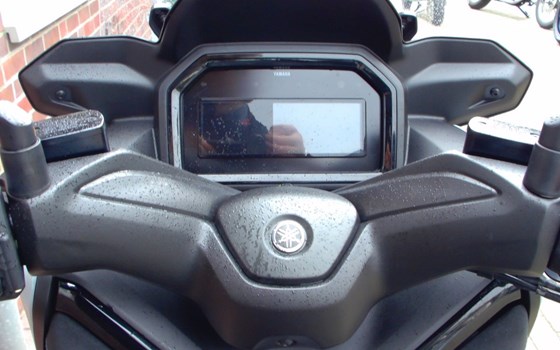 Gebrauchtmotorrad Yamaha XMAX 300 Tech MAX+ - Bild 11