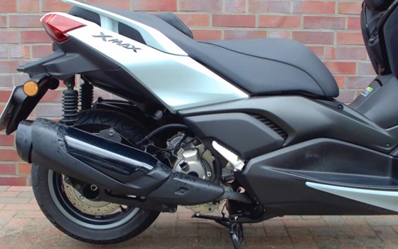 Gebrauchtmotorrad Yamaha XMAX 300 Tech MAX+ - Bild 12