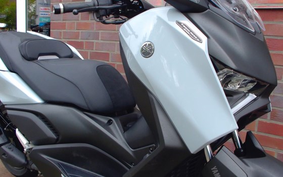 Gebrauchtmotorrad Yamaha XMAX 300 Tech MAX+ - Bild 14
