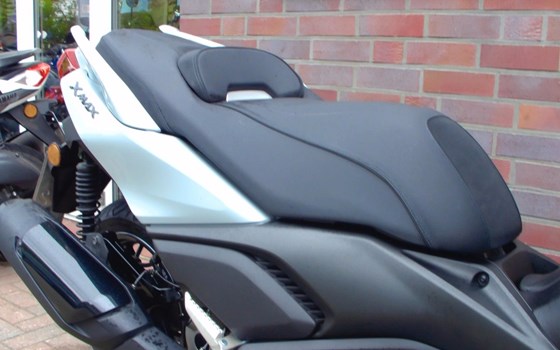 Gebrauchtmotorrad Yamaha XMAX 300 Tech MAX+ - Bild 15