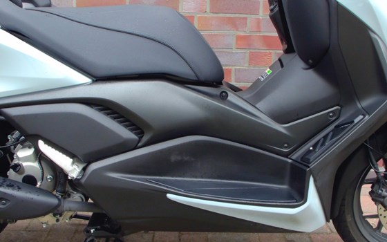 Gebrauchtmotorrad Yamaha XMAX 300 Tech MAX+ - Bild 16