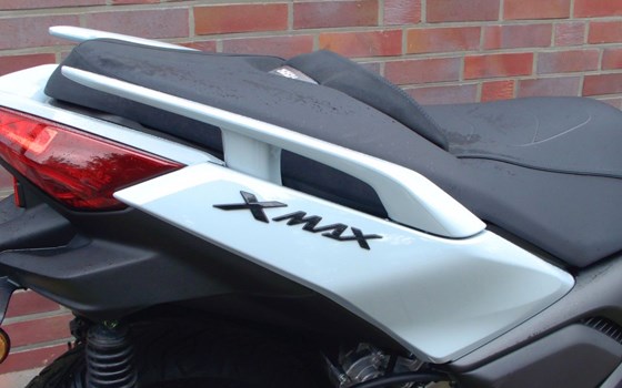 Gebrauchtmotorrad Yamaha XMAX 300 Tech MAX+ - Bild 18