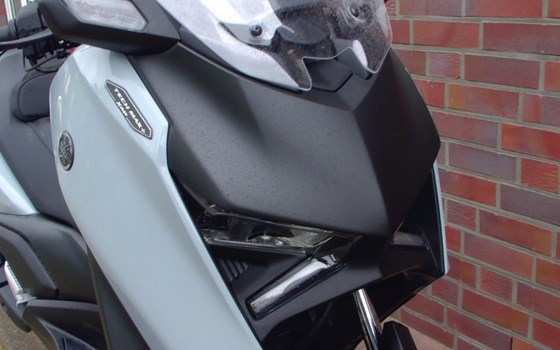 Gebrauchtmotorrad Yamaha XMAX 300 Tech MAX+ - Bild 6