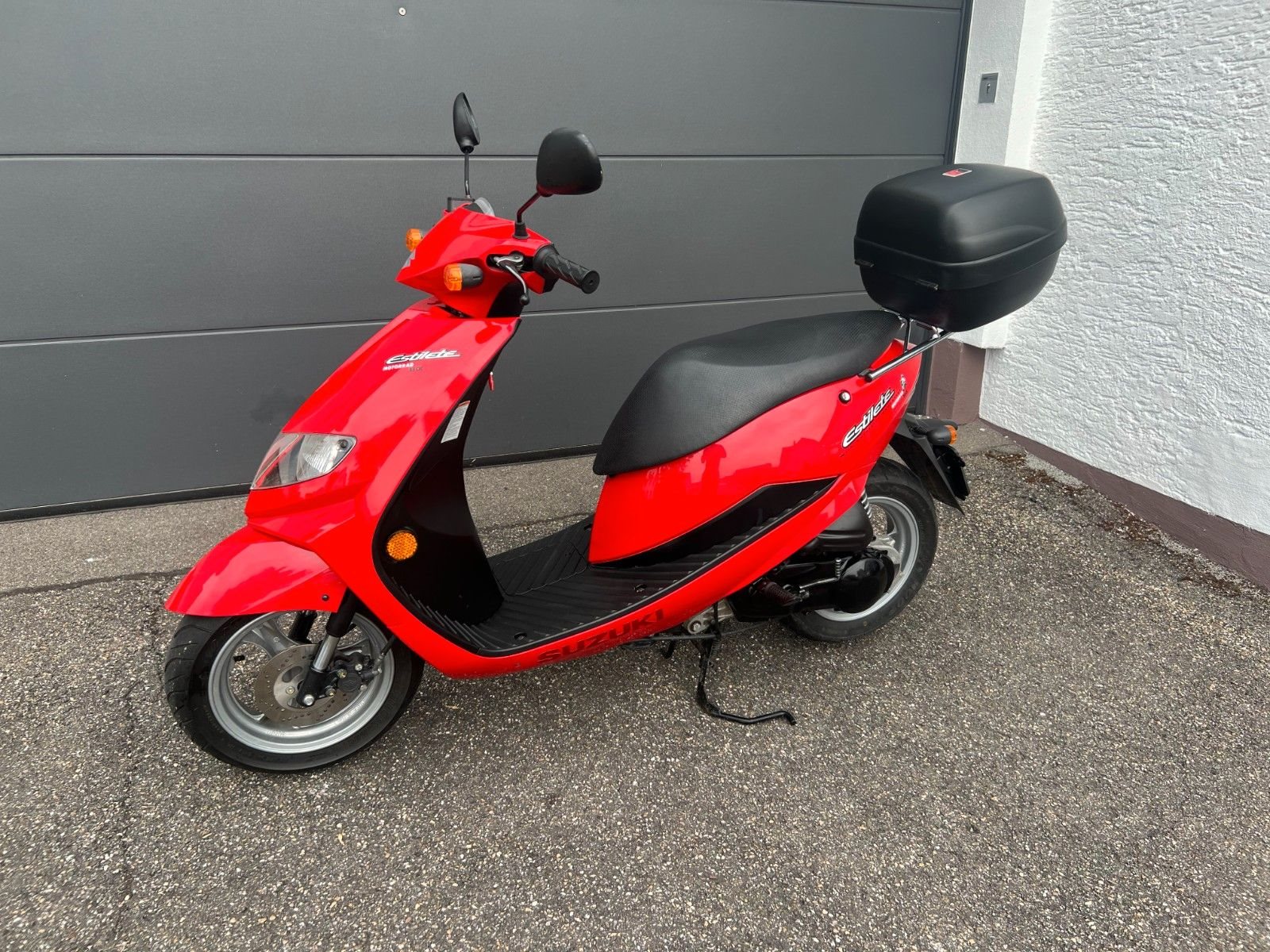 Suzuki Estilete UF 50