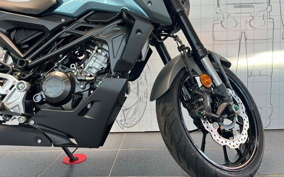 Gebrauchtmotorrad Honda CB125R - Bild 8