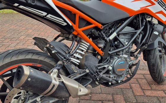 Gebrauchtmotorrad KTM 125 Duke - Bild 3