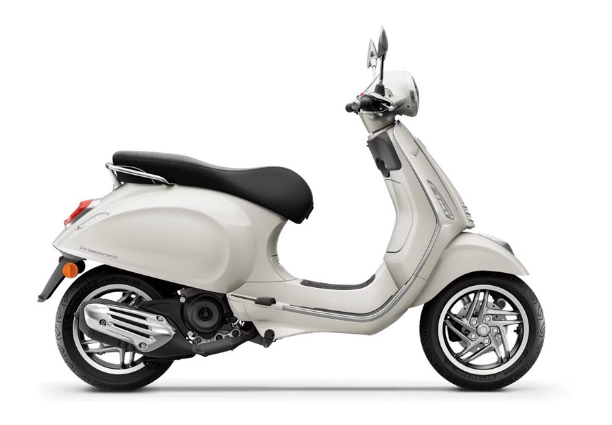 Vespa Primavera 50 (Bianco Innocente)
