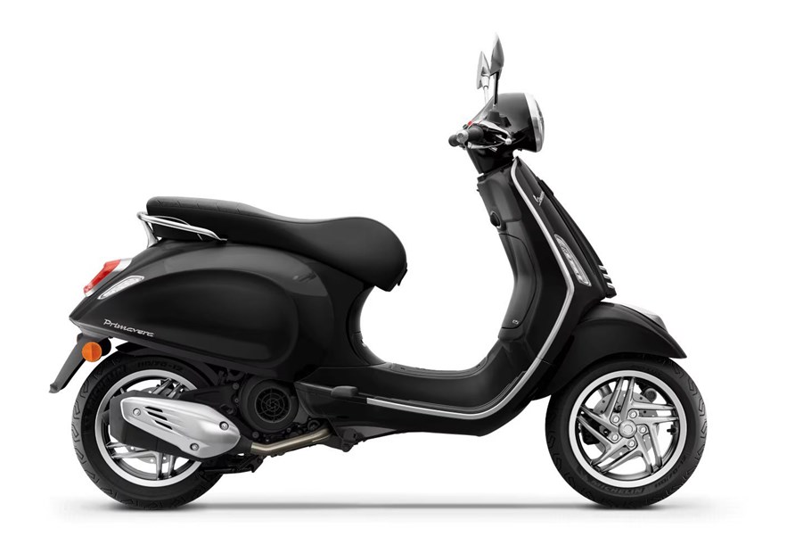 Vespa Primavera 125 (Nero Convinto)