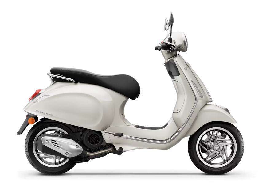 Vespa Primavera 125 (Bianco Innocente)