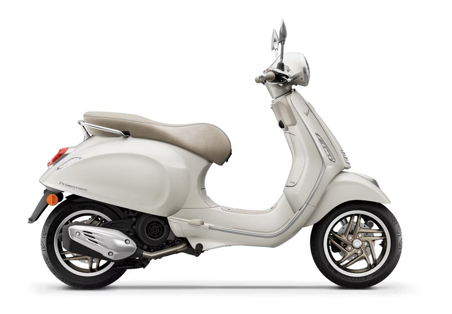 Vespa Primavera 125 S (Bianco Innocente)
