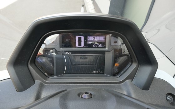 Gebrauchtmotorrad Yamaha NMAX 125 Tech MAX - Bild 9