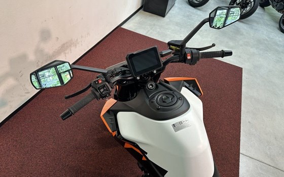 Neufahrzeug KTM 990 Duke - Bild 9