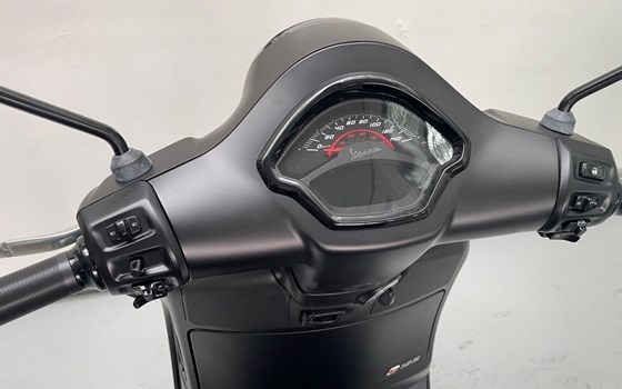 Neufahrzeug Vespa GTS 125 Super Sport - Bild 9