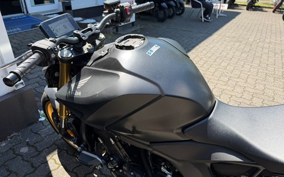 Gebrauchtmotorrad Honda CB1000 Hornet SP - Bild 10