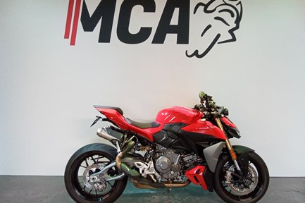 Ducati Streetfighter V2