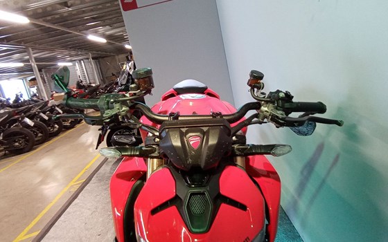 Gebrauchtmotorrad Ducati Streetfighter V2 - Bild 6