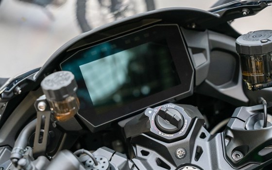 Neufahrzeug Kawasaki Ninja H2 SX SE - Bild 11