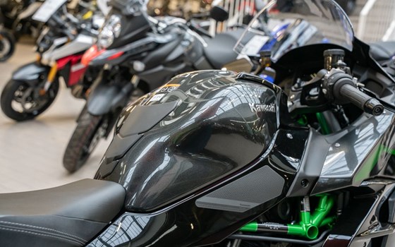 Neufahrzeug Kawasaki Ninja H2 SX SE - Bild 8
