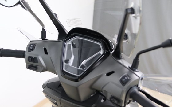 Neufahrzeug Voge SR16 125 ABS TCS - Bild 9