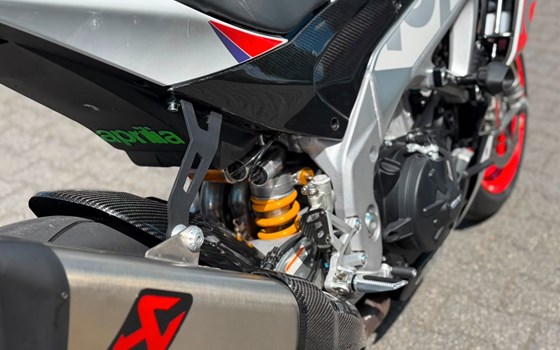 Gebrauchtmotorrad Aprilia Tuono V4 1100 Factory - Bild 11