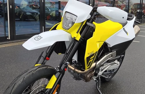Neumotorrad Husqvarna 701 Supermoto