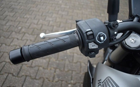 Gebrauchtmotorrad Honda CB1000 Hornet - Bild 8