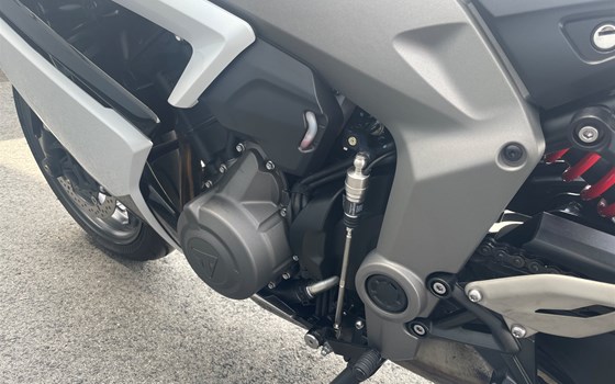Gebrauchtmotorrad Triumph Daytona 660 - Bild 11