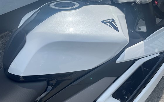 Gebrauchtmotorrad Triumph Daytona 660 - Bild 7