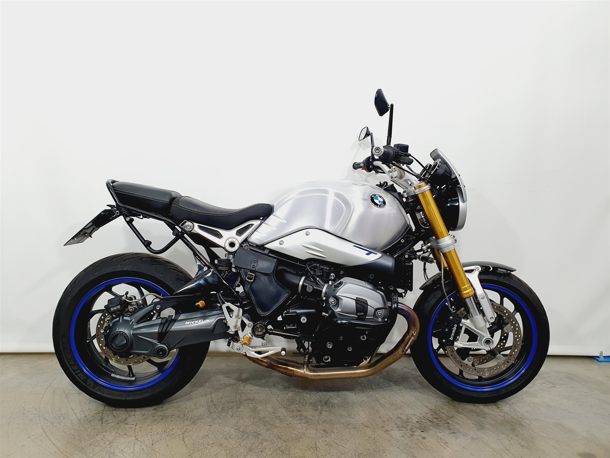 BMW R nineT