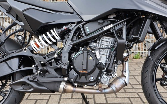 Neufahrzeug KTM 125 Duke - Bild 13