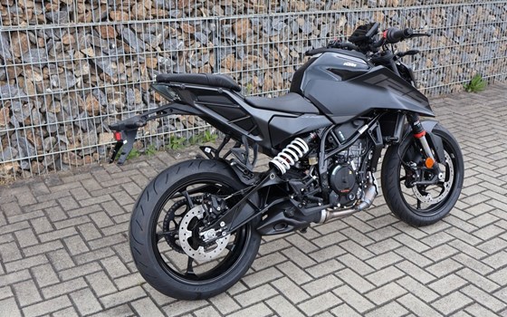 Neufahrzeug KTM 125 Duke - Bild 15