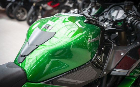 Gebrauchtmotorrad Kawasaki Ninja H2 SX SE - Bild 11