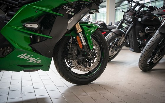 Gebrauchtmotorrad Kawasaki Ninja H2 SX SE - Bild 13
