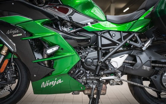 Gebrauchtmotorrad Kawasaki Ninja H2 SX SE - Bild 17