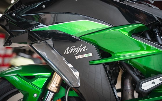 Gebrauchtmotorrad Kawasaki Ninja H2 SX SE - Bild 18