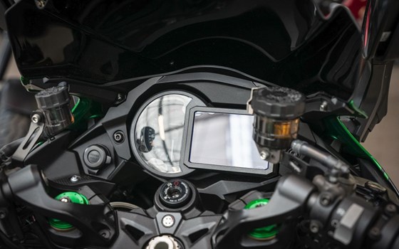 Gebrauchtmotorrad Kawasaki Ninja H2 SX SE - Bild 9