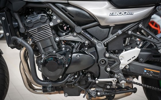 Gebrauchtmotorrad Kawasaki Z900 RS Cafe - Bild 13